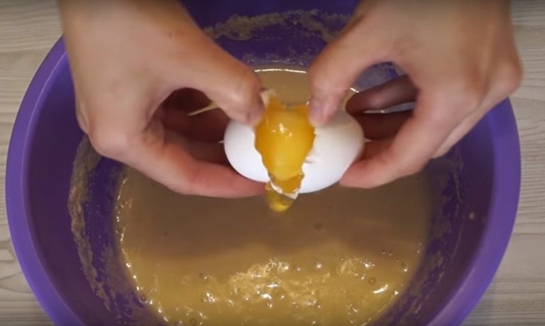 Манник на кефире – лучшие рецепты очень вкусного воздушного пирога