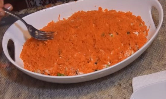 Вкусный и нежный салат «Мимоза», классический пошаговый рецепт с рыбными консервами