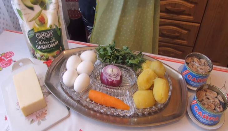 Вкусный и нежный салат «Мимоза», классический пошаговый рецепт с рыбными консервами
