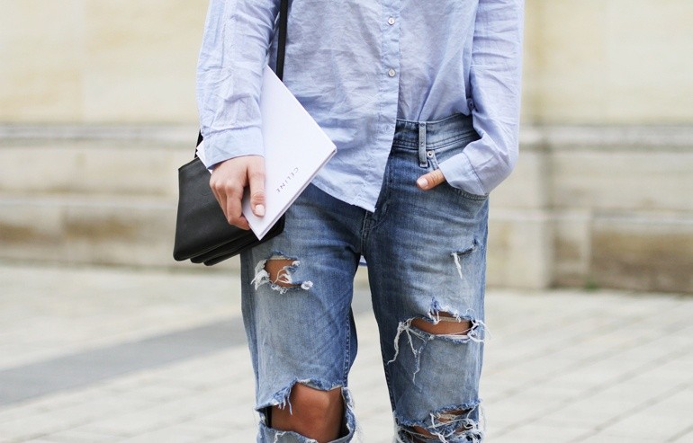 Голубая рубашка, джинсы бойфренда. Blue shirt, boyfriend's jeans.