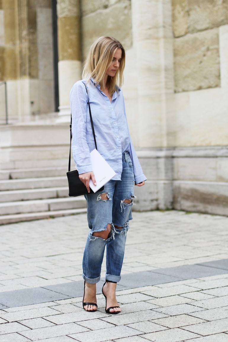 Голубая рубашка, джинсы бойфренда. Blue shirt, boyfriends jeans. 