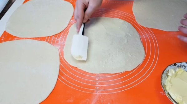Изумительно нежные и слоистые круассаны, как пух! Изумительно нежные и слоистые круассаны, как пух!