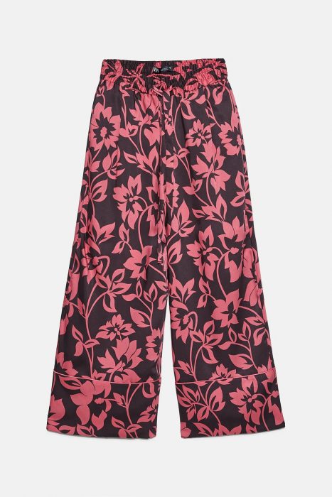 Как одеваться дома, чтобы выглядеть со вкусом: 5 вещей из Zara